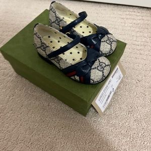 Toddler girl Gucci ballerina flats navy with bow size 21, US 5 worn once